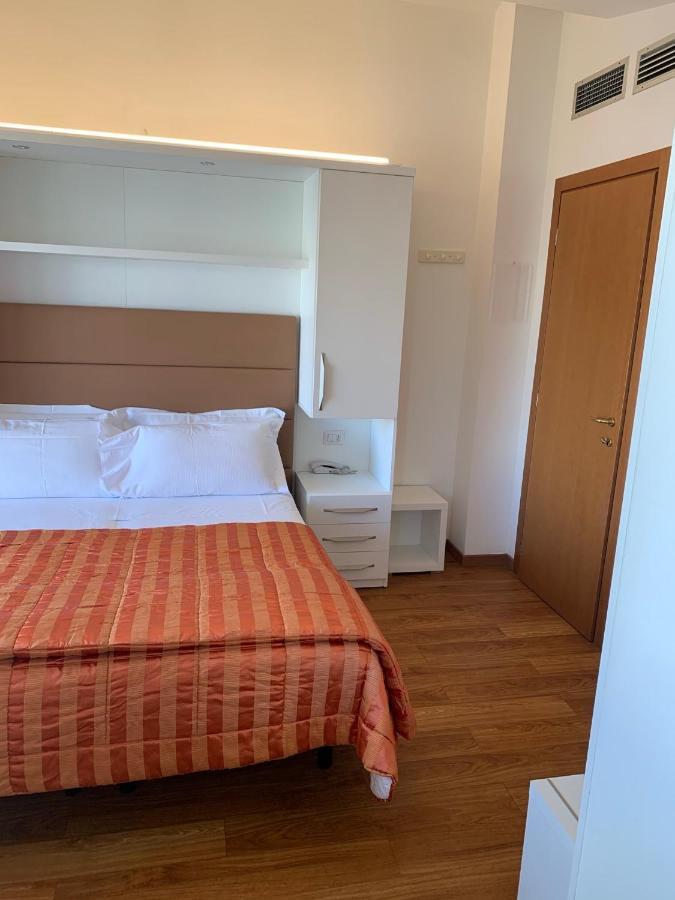 Apparthotel Ardea Riccione Bagian luar foto