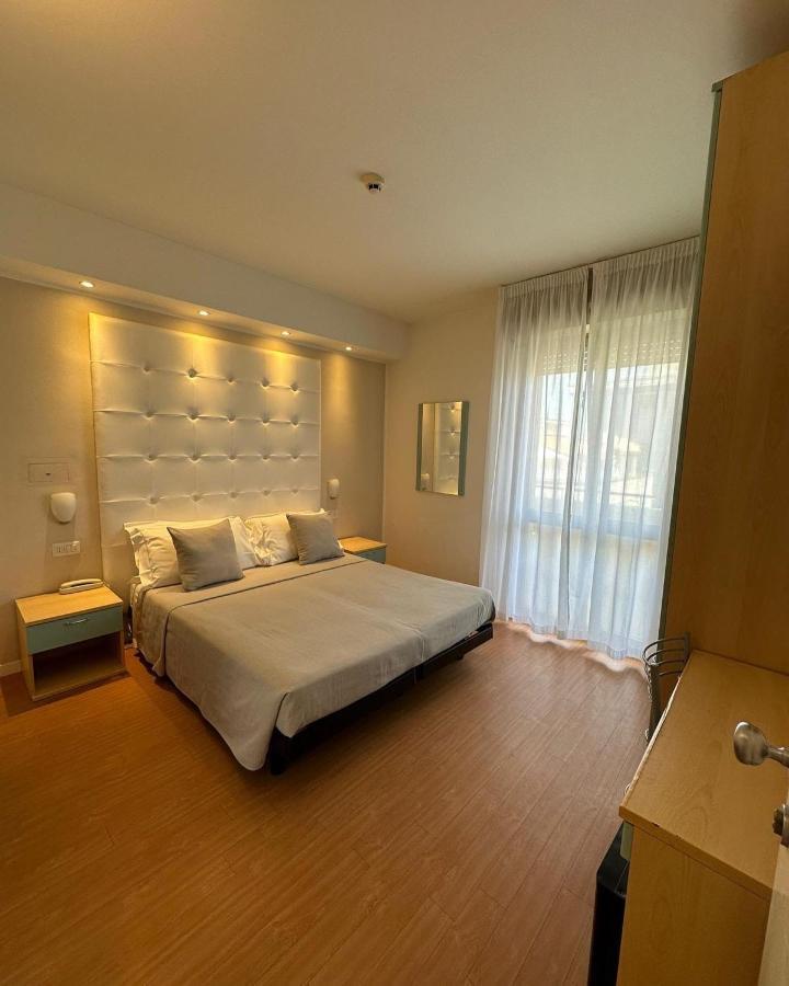 Apparthotel Ardea Riccione Bagian luar foto